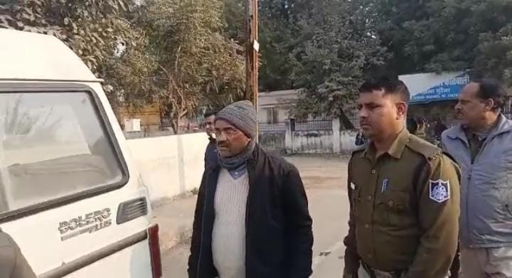 बन्नावे हजार निवेशकों के पैसे अटके सहारा कंपनी का एक डारेक्टर गिरफ्तार