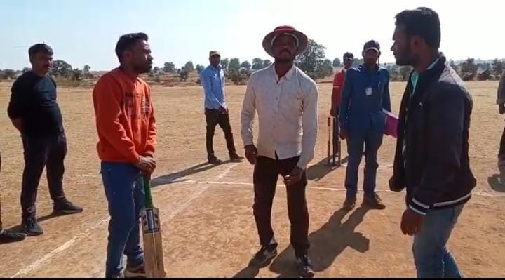 गांव क्रिकेट देखा है, यहां भी है कोहली, रोहित