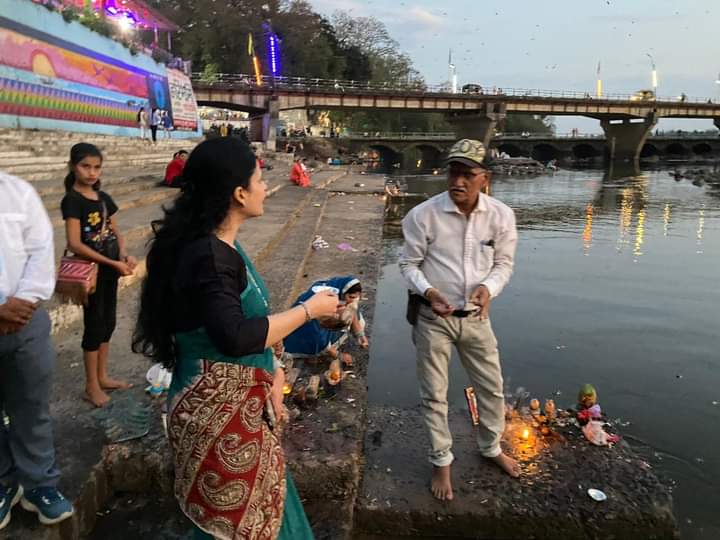 ट्रेचिंग ग्राऊँड की स्थिति देख कलेक्टर नाराज़